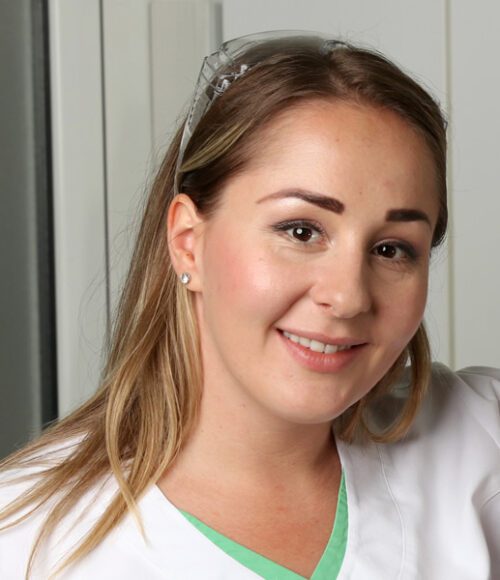 Dr Naida Ćuk